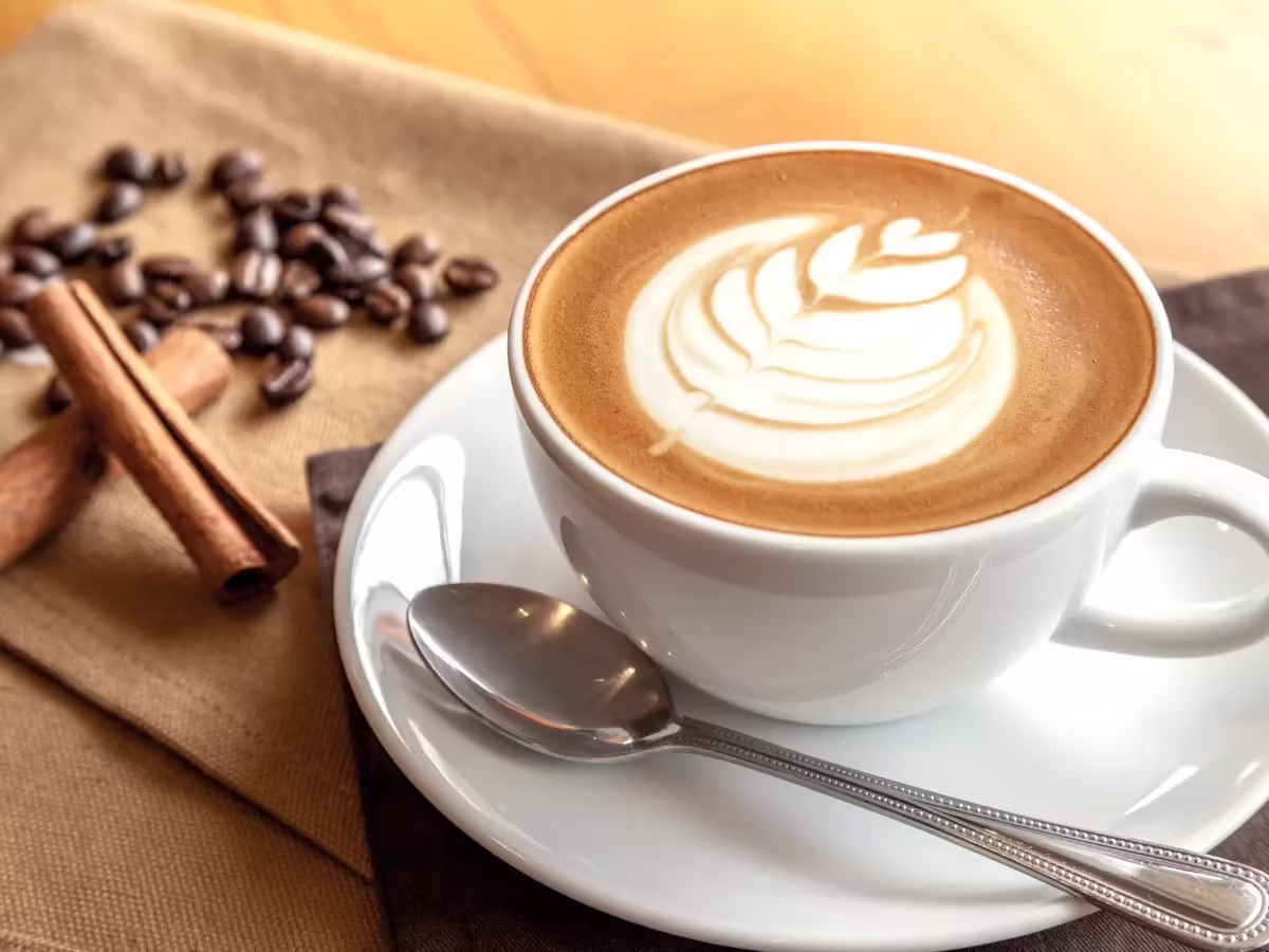 FLAT WHITE